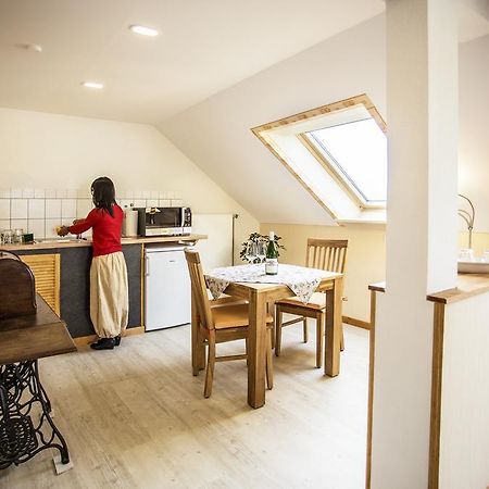 Apartamento Boardinghouse Remchingen Baan Arun Exterior foto