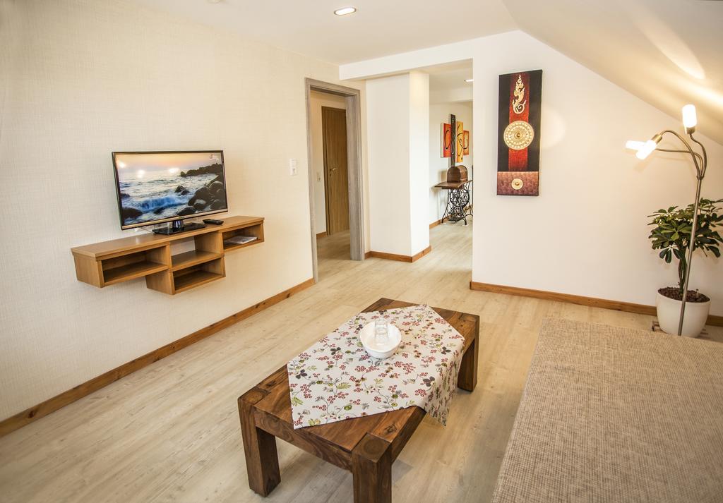 Apartamento Boardinghouse Remchingen Baan Arun Exterior foto