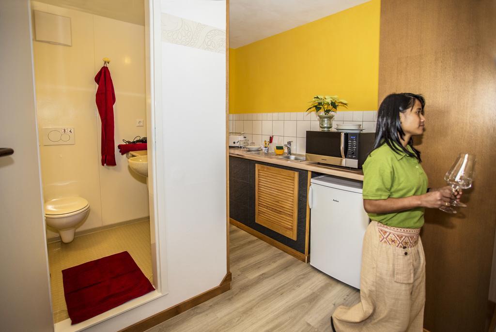 Apartamento Boardinghouse Remchingen Baan Arun Exterior foto