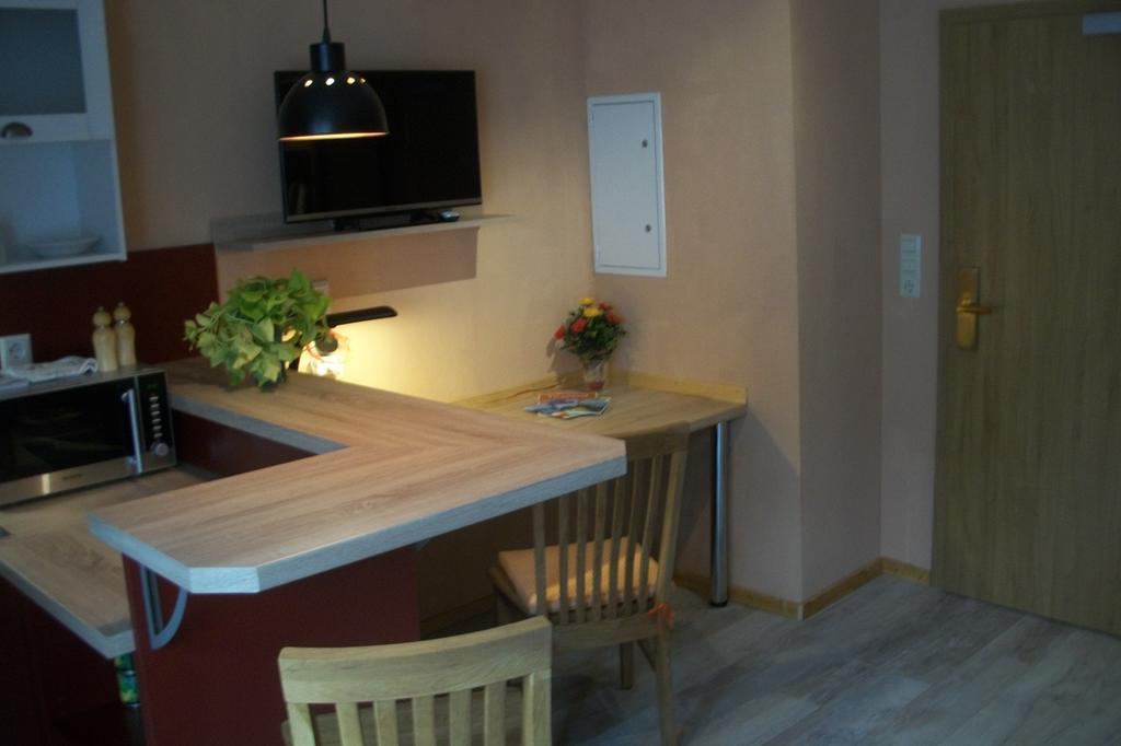 Apartamento Boardinghouse Remchingen Baan Arun Exterior foto